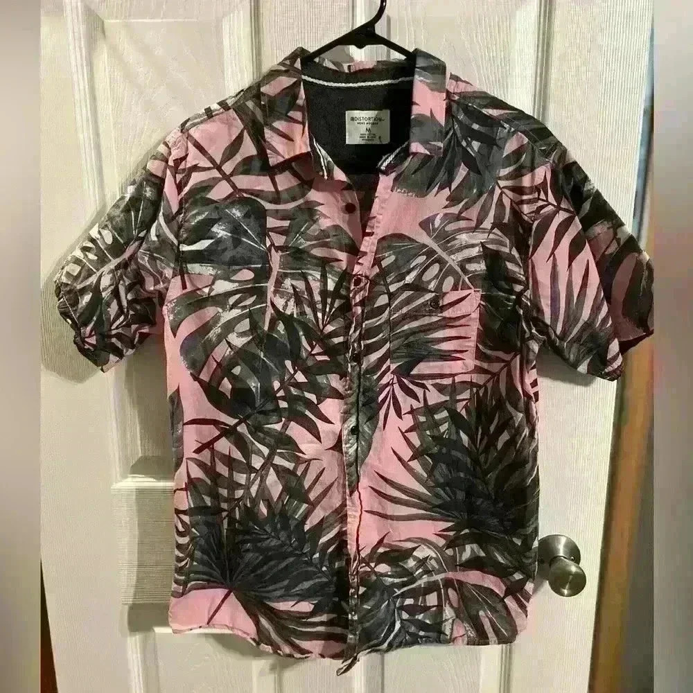 Distortion Men’s Modern button up